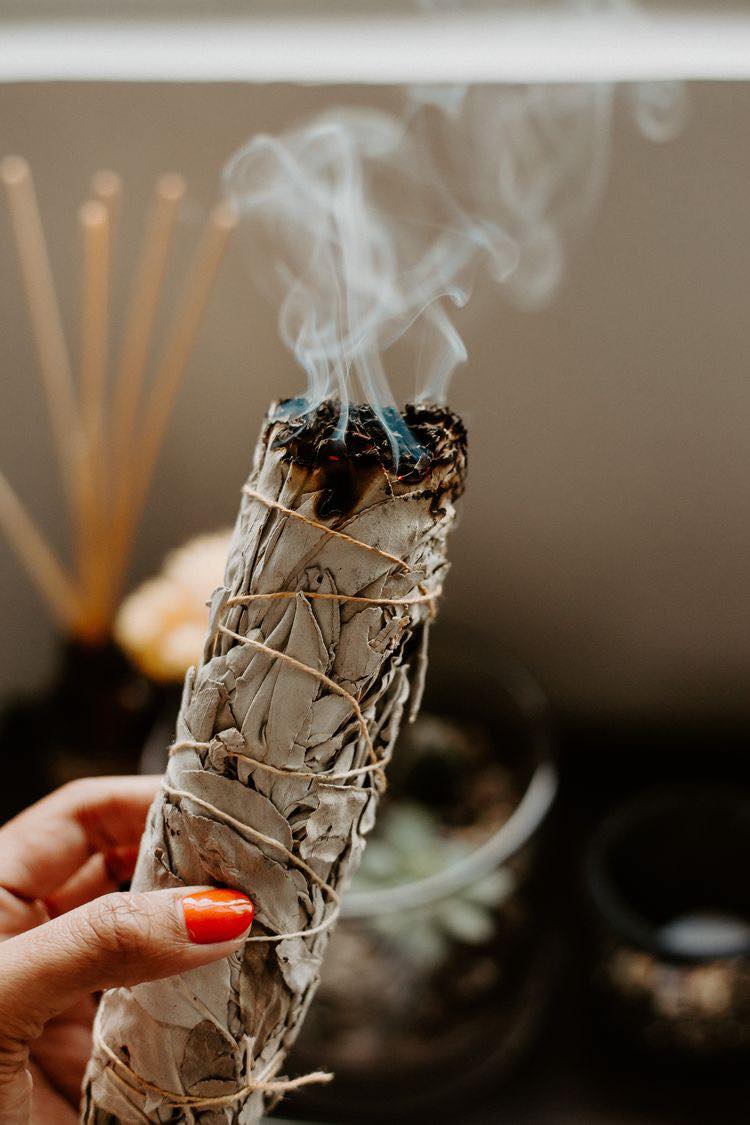 Sét xô trắng huyết rồng dragon blood và palo santo thanh tẩy nhà cửa (Combo03 Thanh tẩy mạnh)