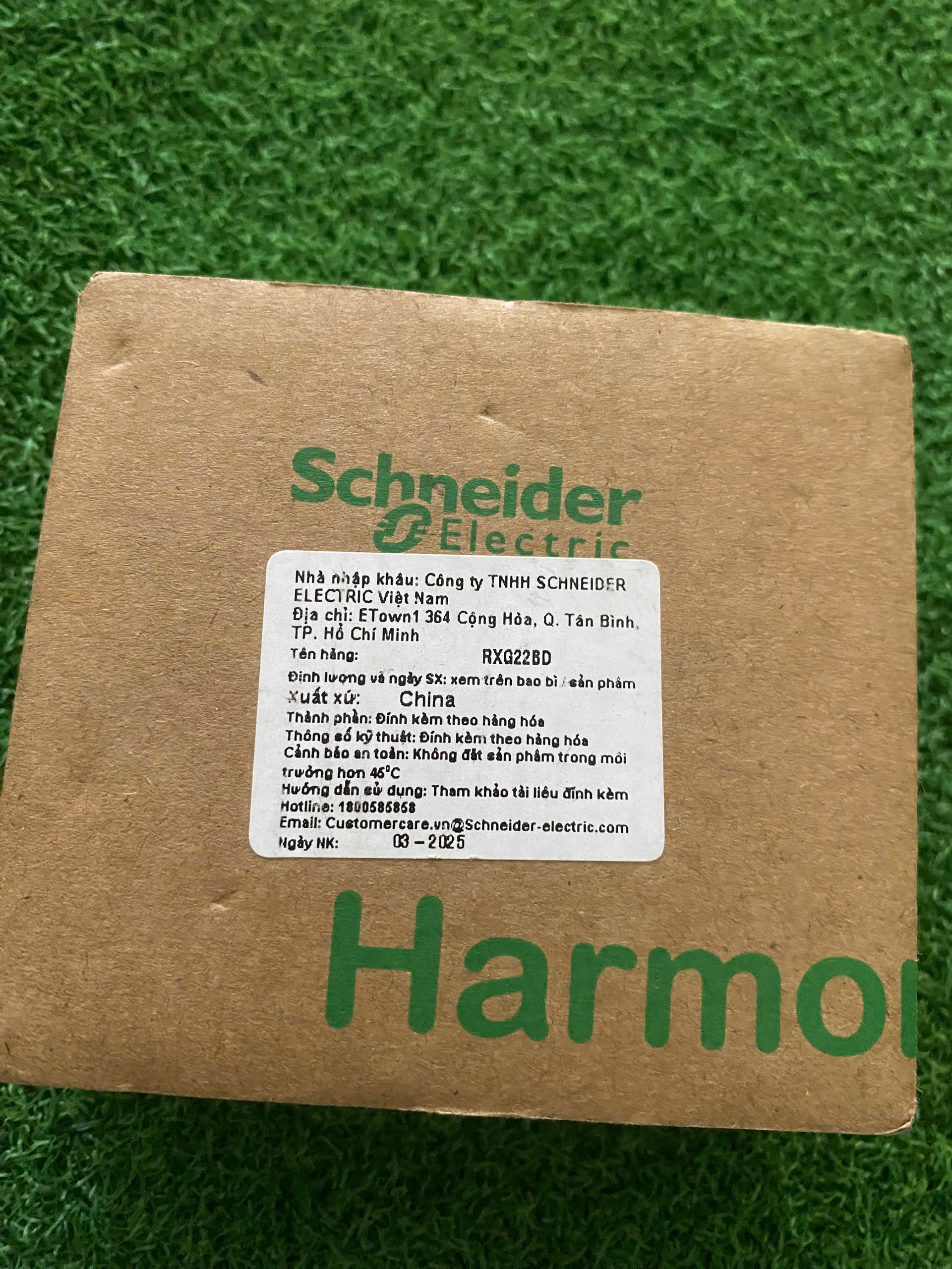 Hàng chính hãng Relay trung gian Schneider RXG22BD 8 chân 24 VDC
