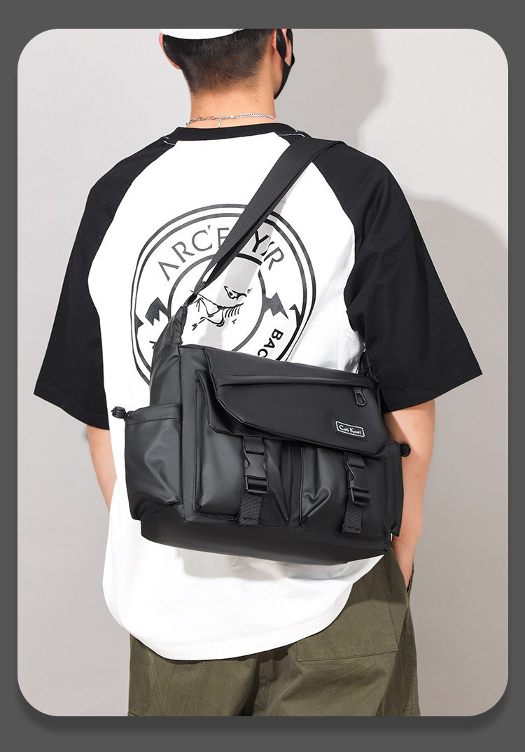 Túi đeo chéo nam phong cách mới  - BEE GEE DCN9438