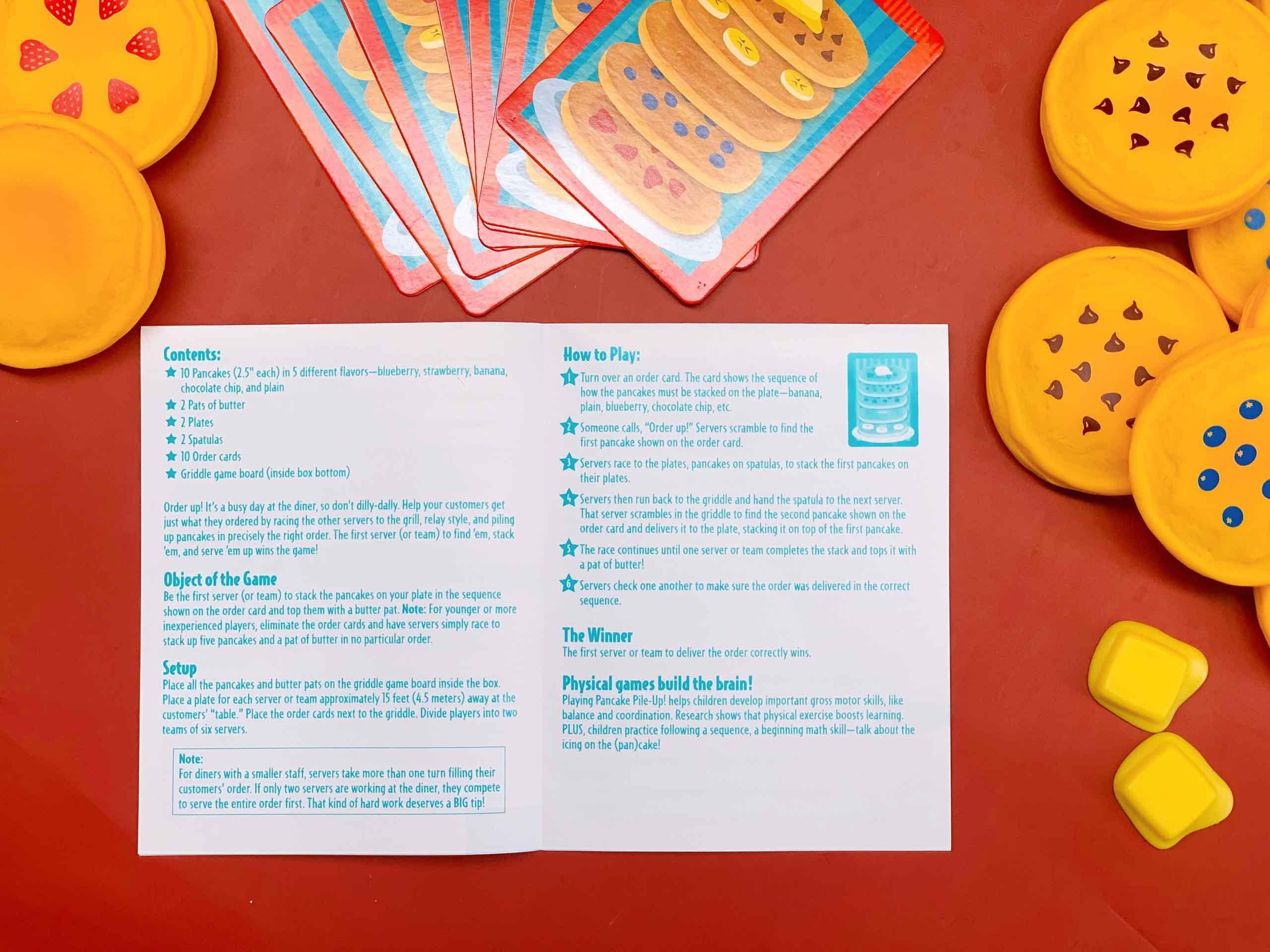 Educational Insights Bộ đồ chơi phát triển kỹ năng vận động, toán học và làm việc nhóm - Pancake Pile-Up! Relay Game