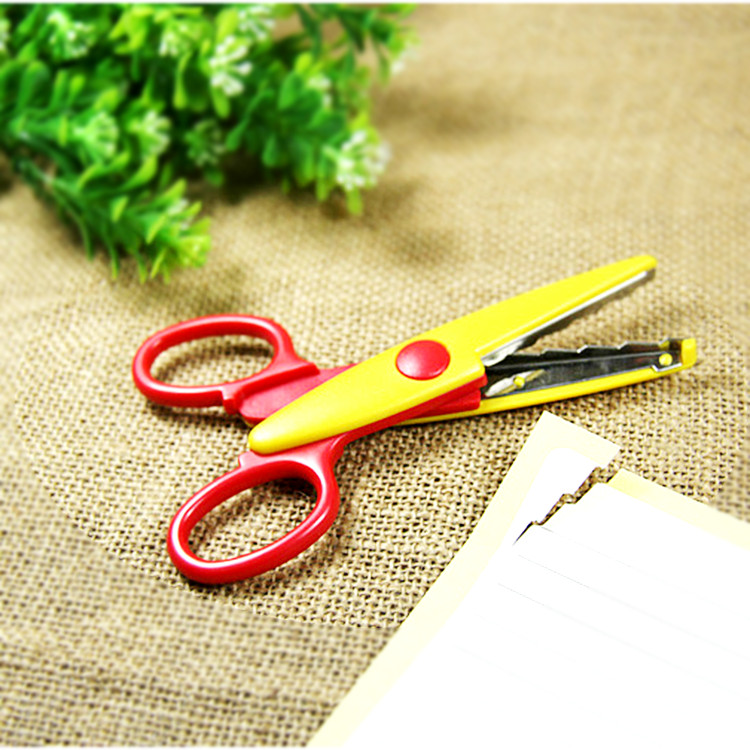 Kéo Răng Cưa Trang Trí Thủ Công