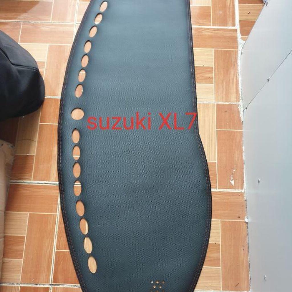 Thảm taplo Suzuki XL7 da vân Carbon cao cấp