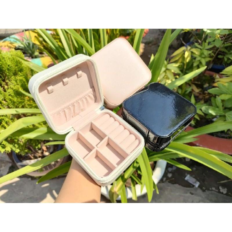 Hộp đựng trang sức mini bằng da