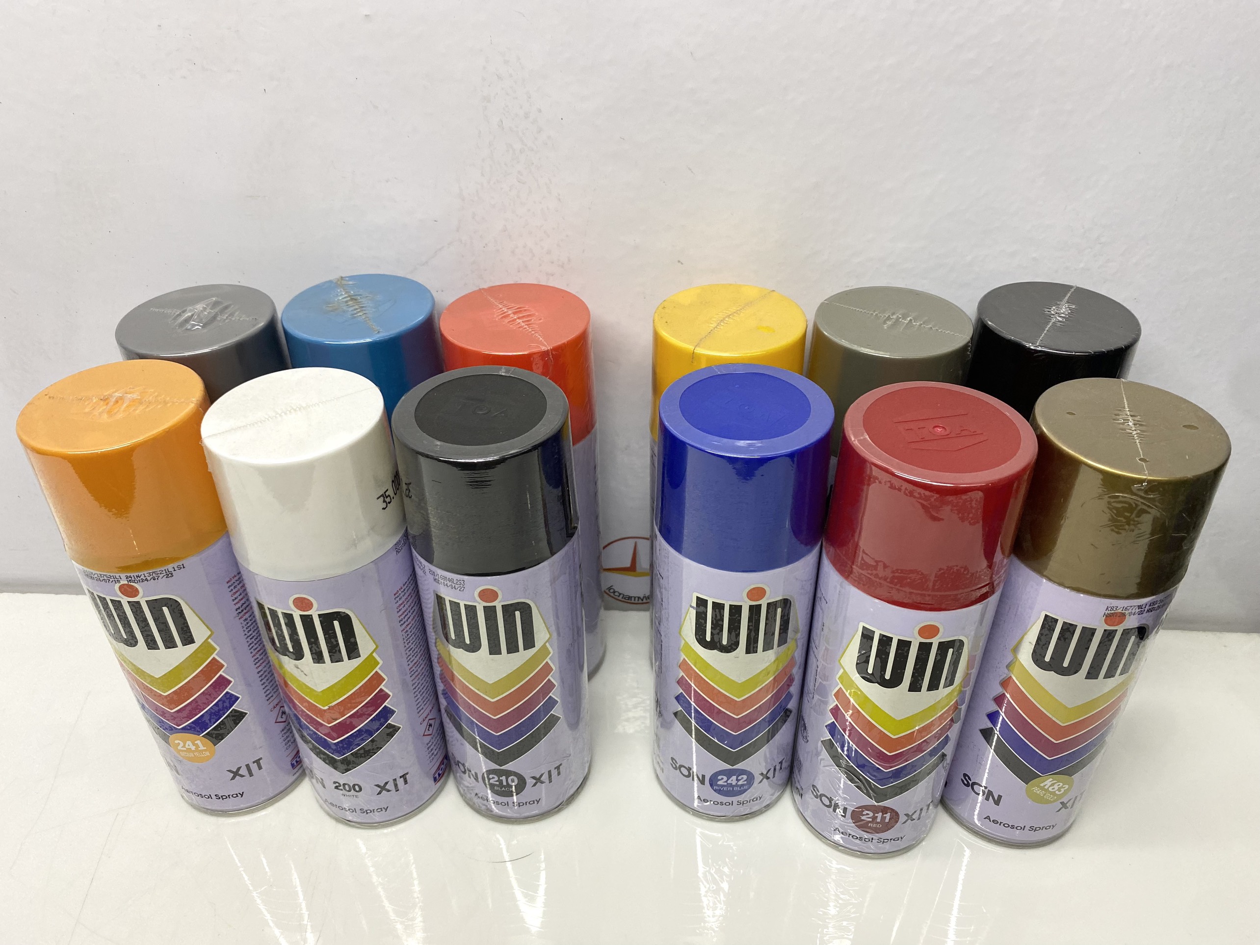 Sơn xịt Win màu đỏ nâu 222 400ml