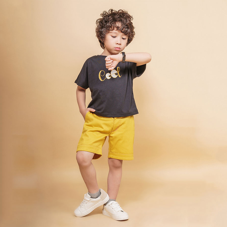 Quần short kaki Lovekids màu vàng