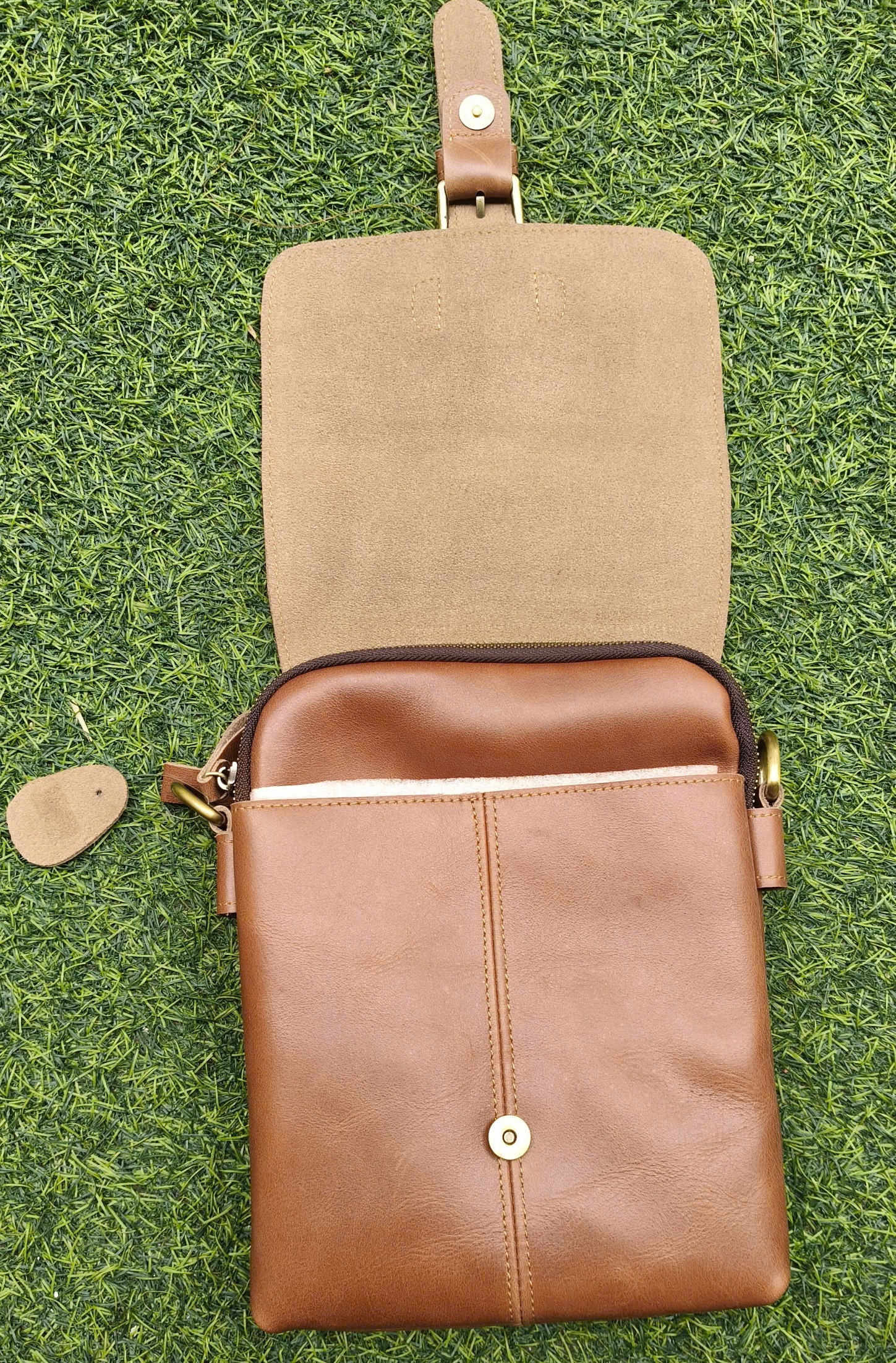 Túi Đeo Chéo Nam Da Bò Thật 100% BHM1068 Nhỏ Gọn Cao Cấp Nhiều Ngăn Tiện Lợi Thời Trang Nam