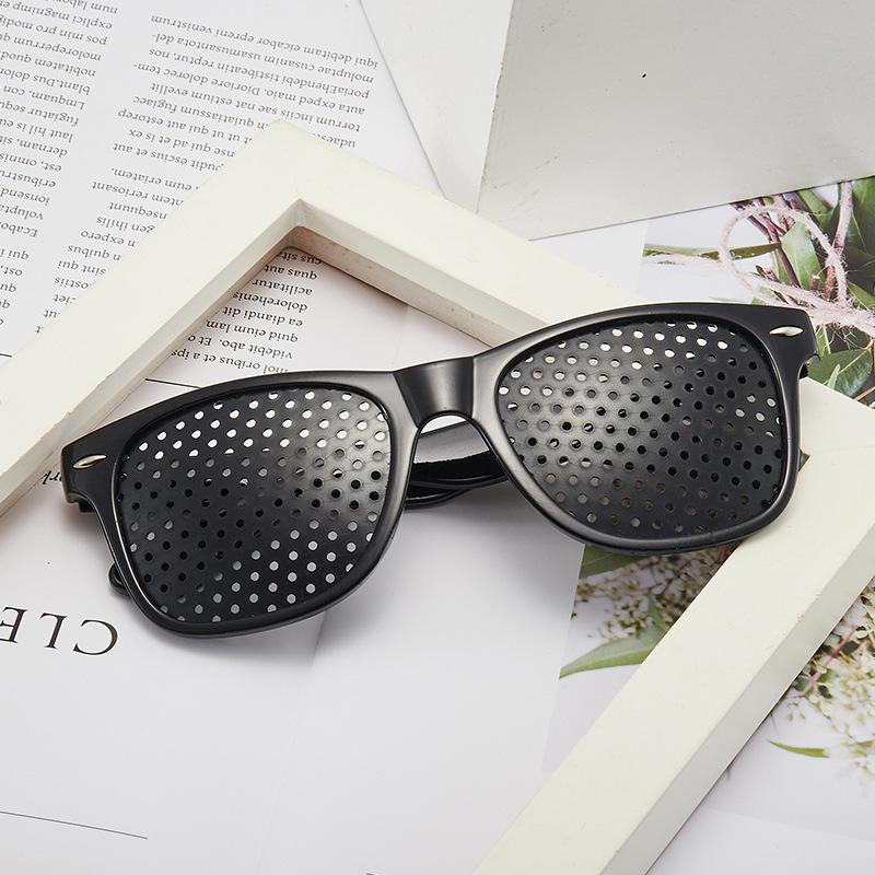 Kính chống loạn thị Anti-Myopia với các lỗ hổng điều chỉnh tầm nhìn Mệt mỏi Kính lỗ cho nam giới cải thiện thị lực tự nhiên Color: C