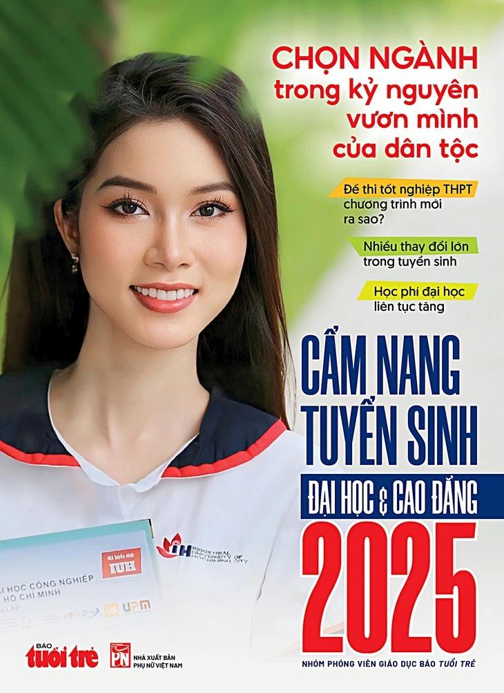 Sách - Cẩm Nang Tuyển Sinh Đại Học Và Cao Đẳng 2025 - Báo Tuổi Trẻ