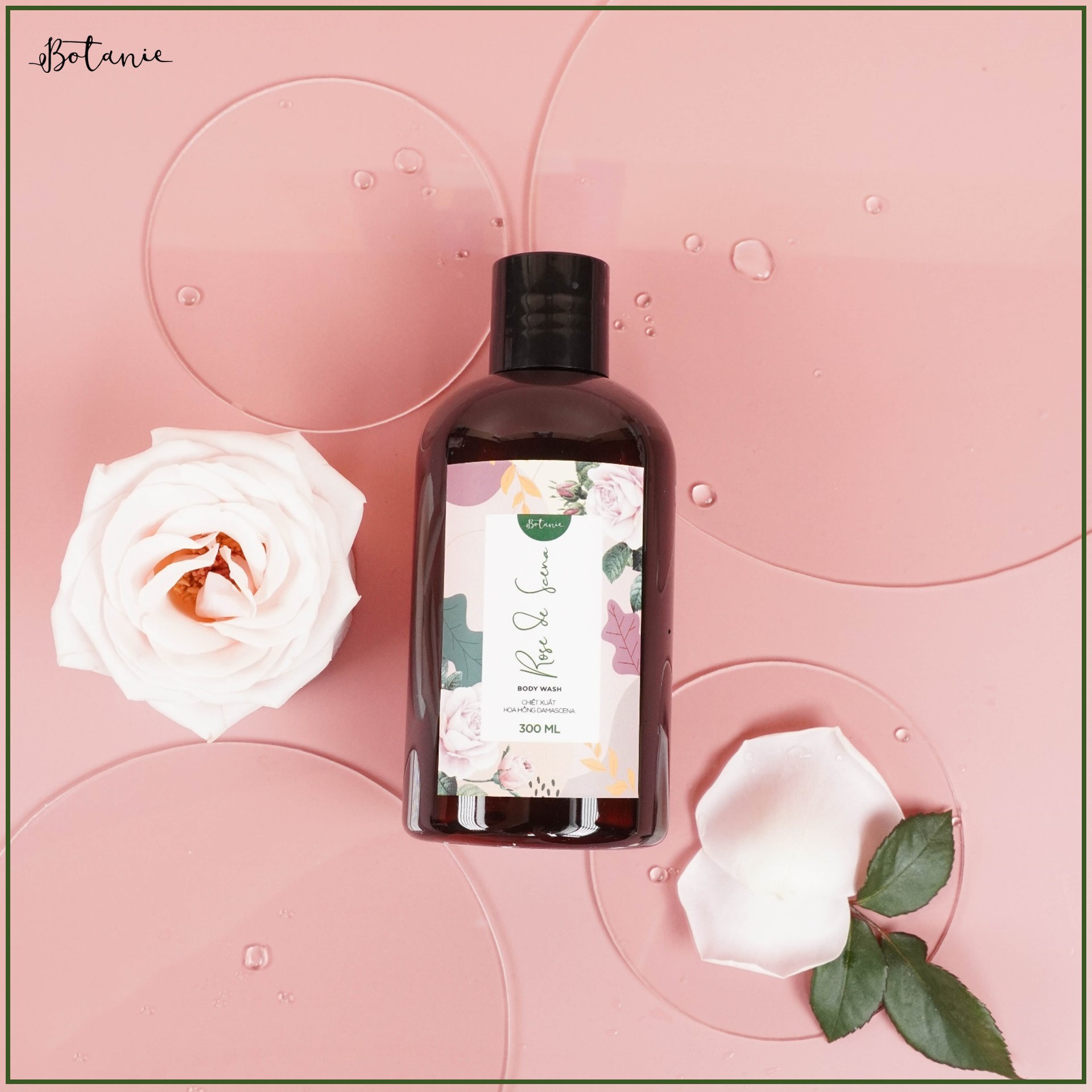 Sữa tắm cao cấp Rose de Scena 300ml - Hoa hồng Damascena - Bulgaria - Dịu nhẹ, dưỡng da mịn màng