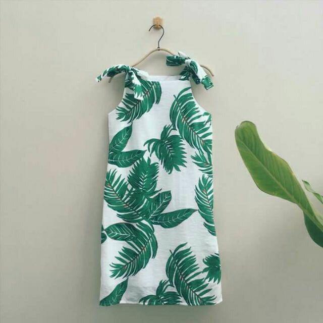 Đầm suông họa tiết lá
