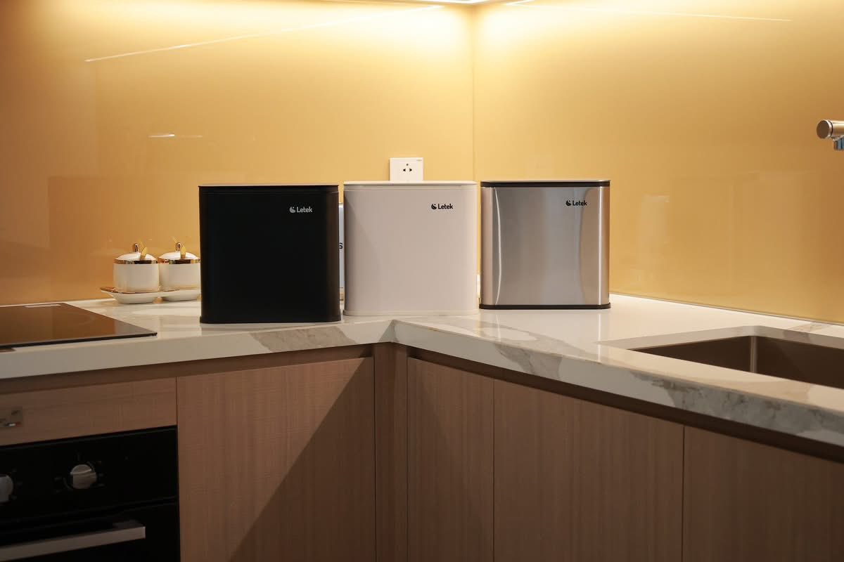 Thùng rác treo tủ & để bàn Letek LC05 hàng chính hãng