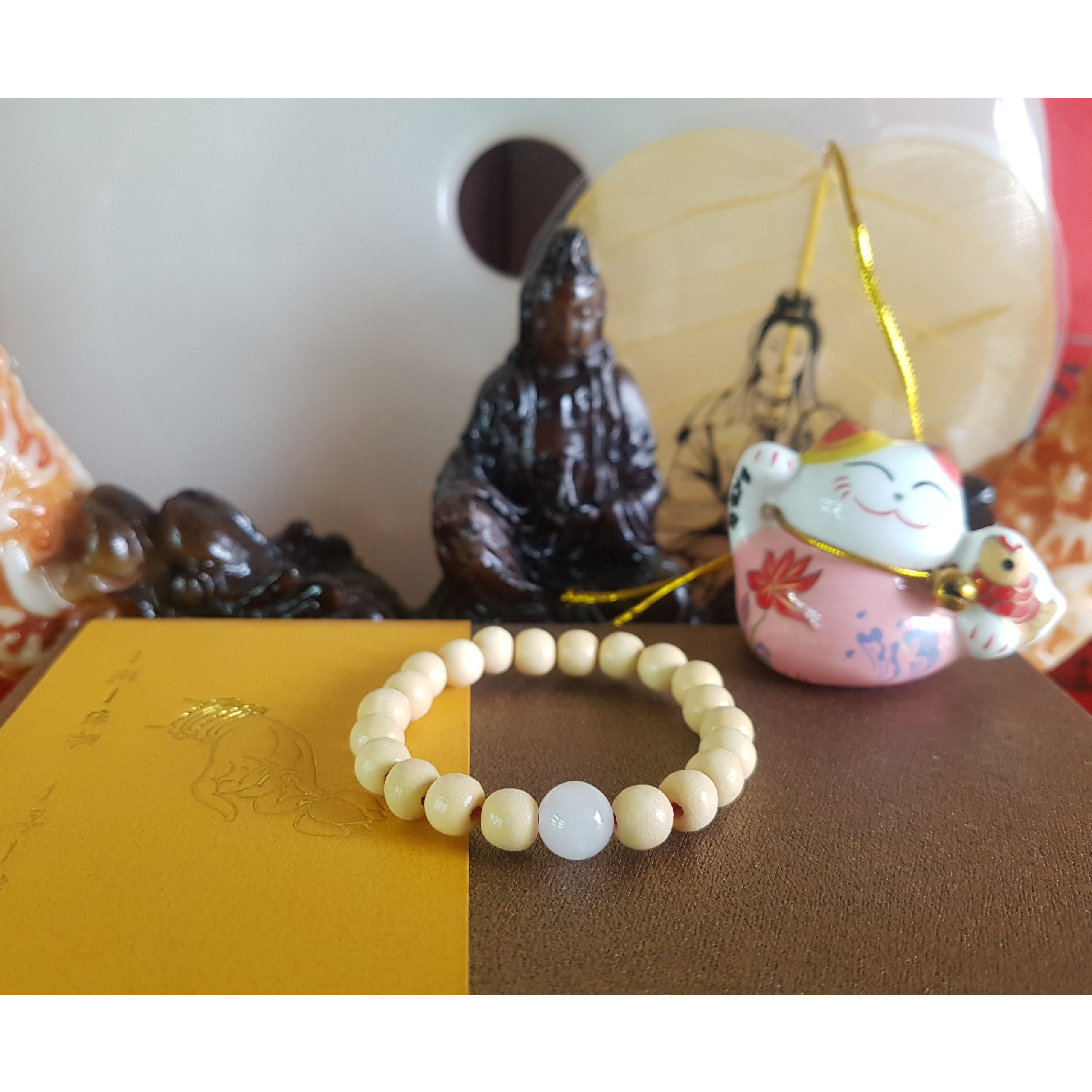 Vòng dâu tằm đính thủy ngọc cho bé - Vòng tay cho bé sơ sinh - bạch ngọc