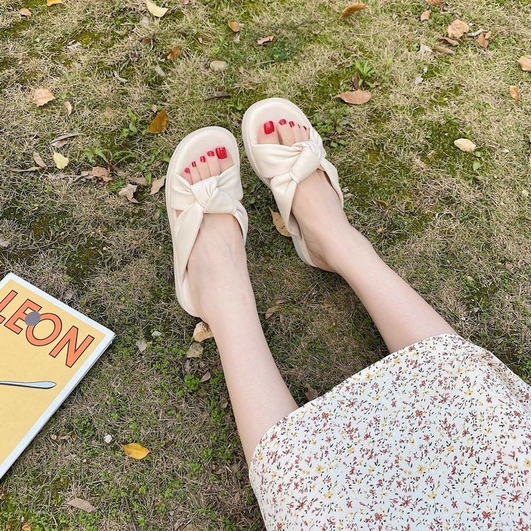 Xăng đan Nữ Đế Bệt Mũi Tròn Quai Chéo Thời Trang