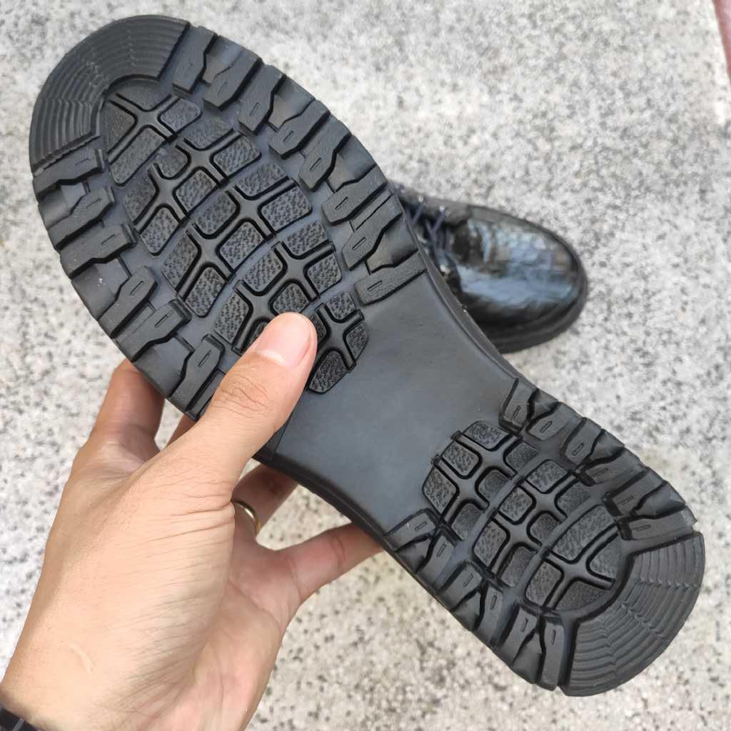 Giày Thời trang có buộc dây Da cá sấu. Kiểu dáng đẹp khó cưỡng!