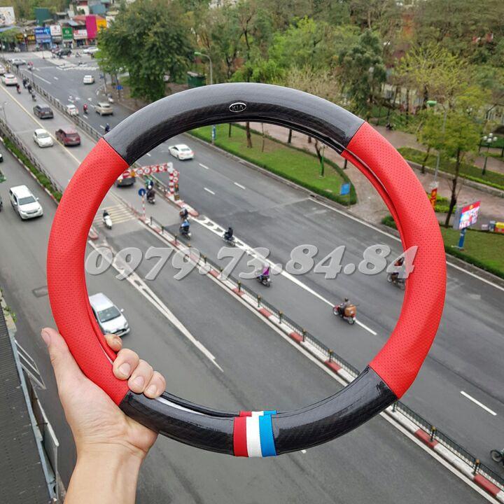 Bọc vô lăng vân Carbon cao cấp Logo theo hãng xe KIA