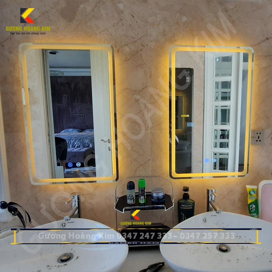 Gương cảm ứng đèn led treo tường bàn trang điểm makeup nhà tắm phòng wc cao cấp chữ nhật thông minh guonghoangkim mã HK-3001