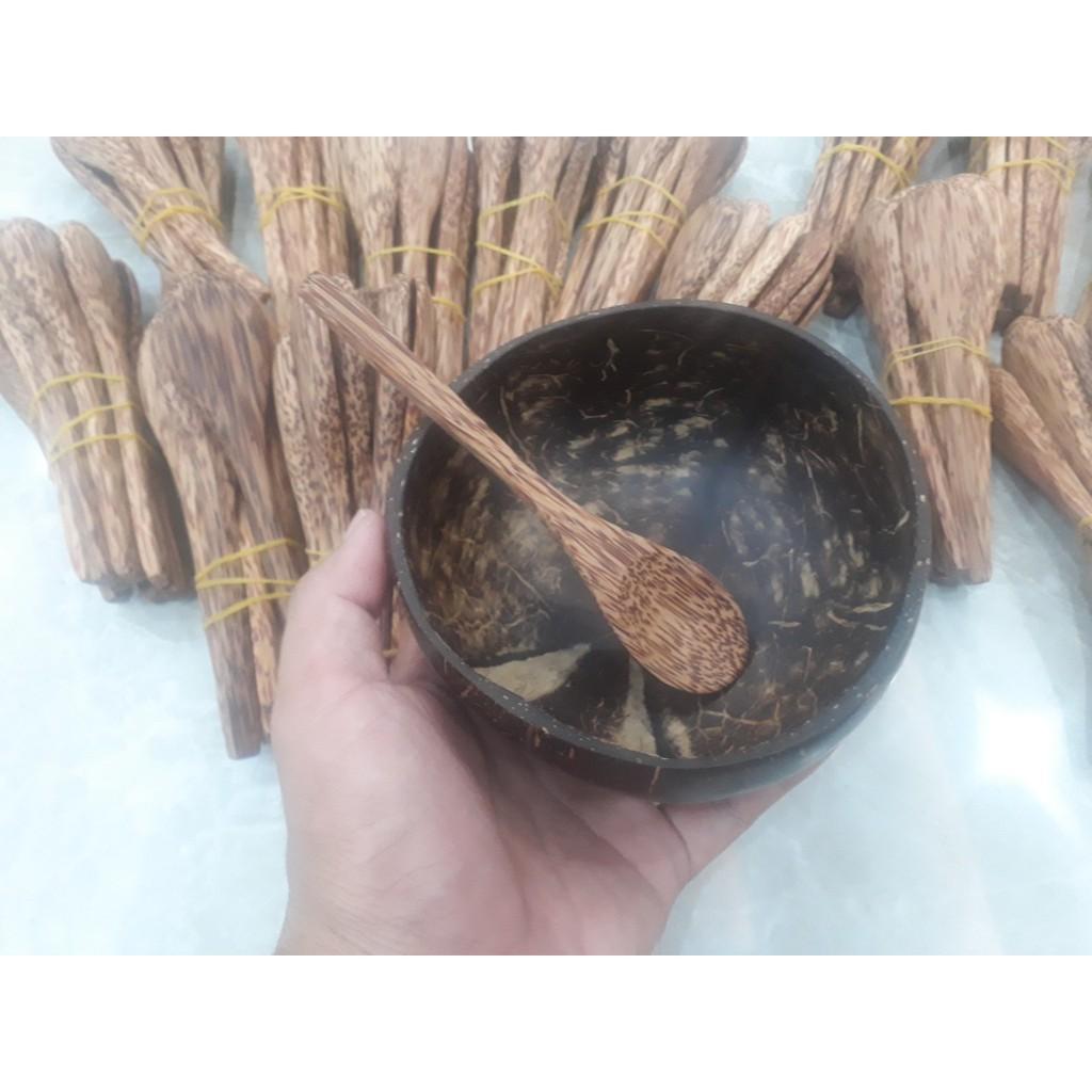 Bát gáo dừa tặng thìa gỗ dừa