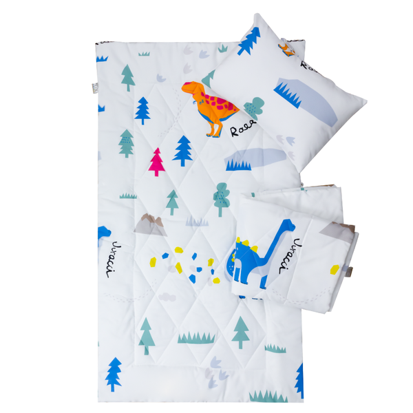 Bộ 5 món tiện lợi cho bé đi học mầm non, tiểu học NIN House hoạ tiết Jurassic 70x120cm chất liệu cotton dễ thương, 1 tấm trải chống trượt, 1 chăn, 1 ruột gối, 1 vỏ gối, 1 túi xách