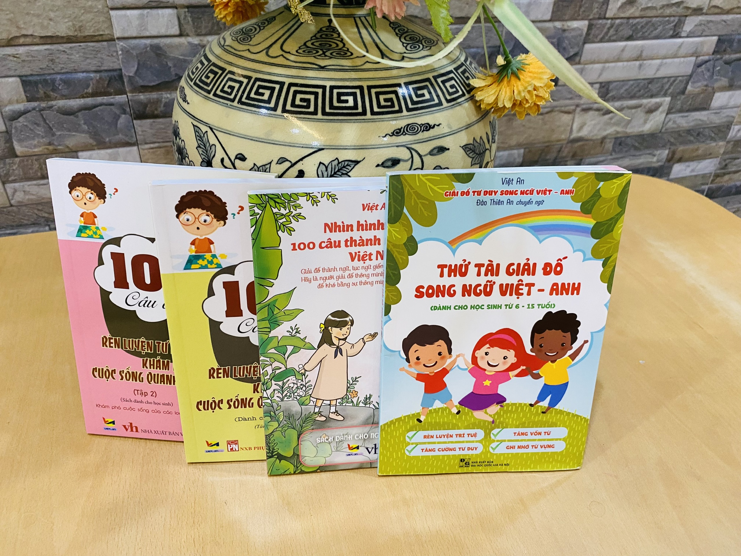 SÁCH RÈN LUYỆN TƯ DUY CHO HỌC SINH: COMBO 4 CUỐN SÁCH CÂU ĐỐ TƯ DUY