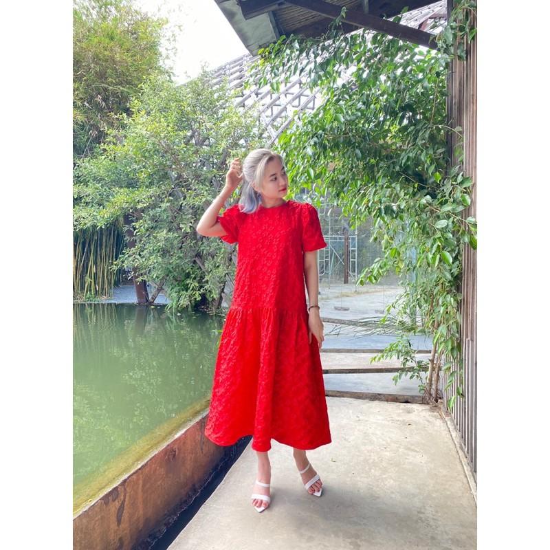 - Đầm ren đuôi cá form rộng suông dài tay phồng