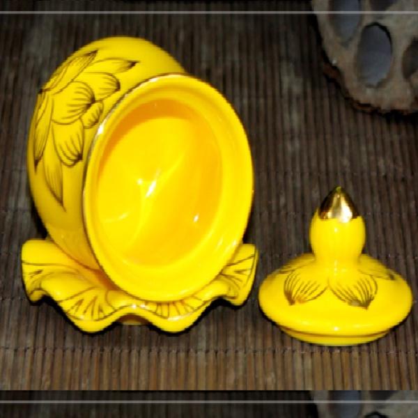 Chum ly nước có nắp khắc Hoa sen nổi có đế lá sen 8cm/9cm/10.5cm.