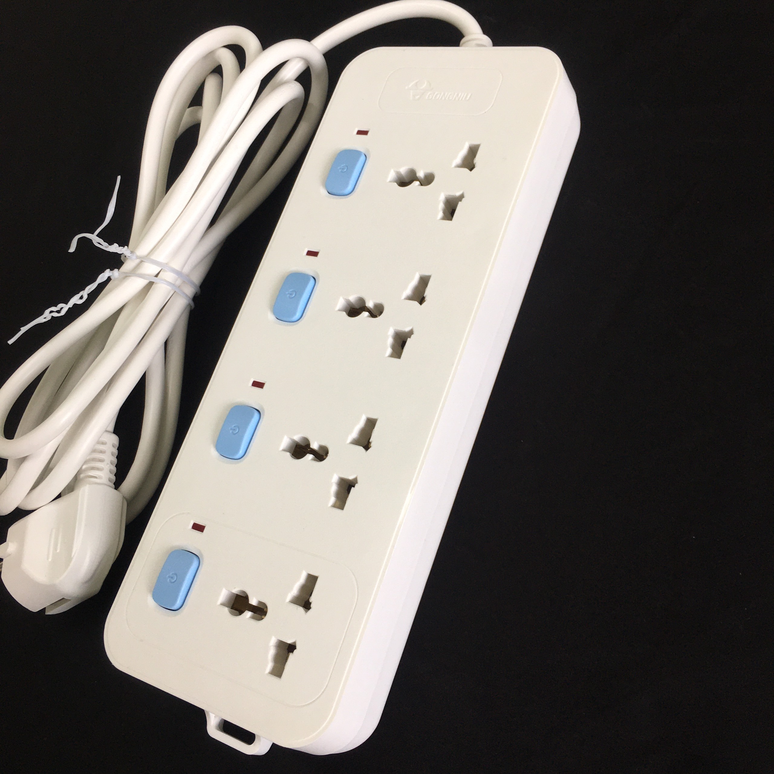 Ổ Cắm Điện Gongniu 4 Ổ Đa Năng 4 Công Tắc – Công Suất 10A/250/2500W – Trắng – Chính Hãng