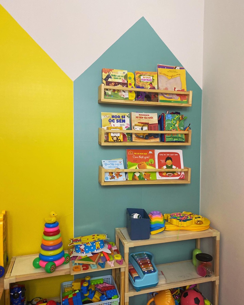 Kệ đựng đồ lưu niệm cây cảnh mini gia vị , giá sách treo tường trang trí gỗ thông tự nhiên kích thước 50x12x10