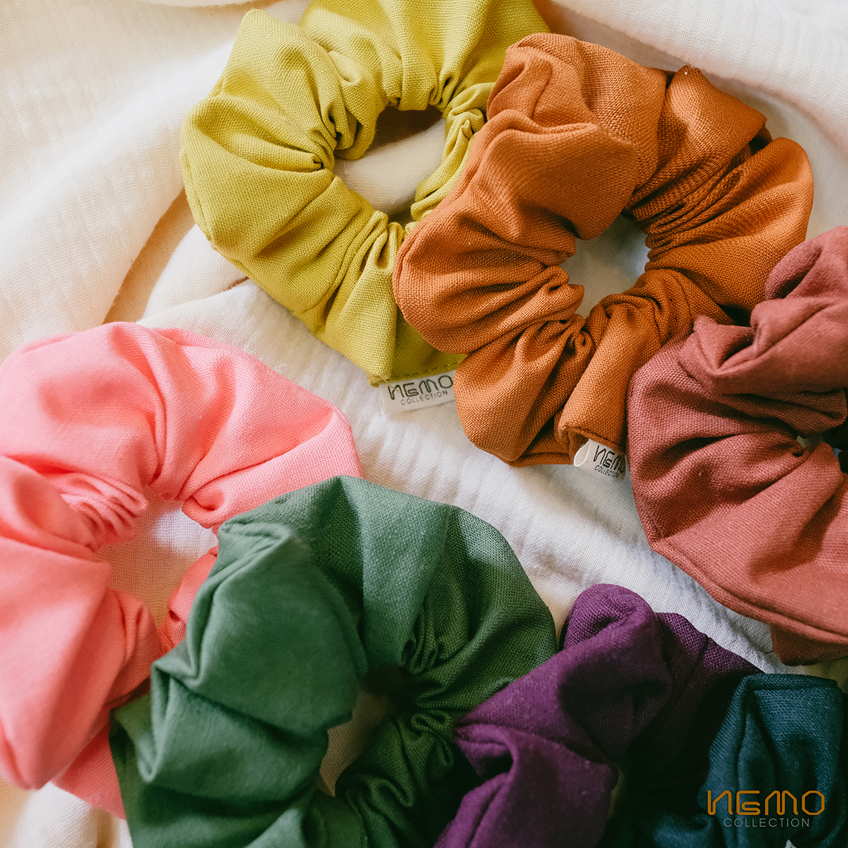 Cột Tóc Vải Linen Scrunchies NEMO Collection phôm phồng to sắc màu cổ điển - SCKM