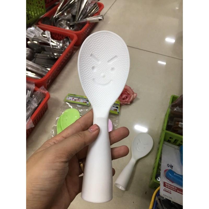 Vá cơm chống dính hình mặt cười 2 cái