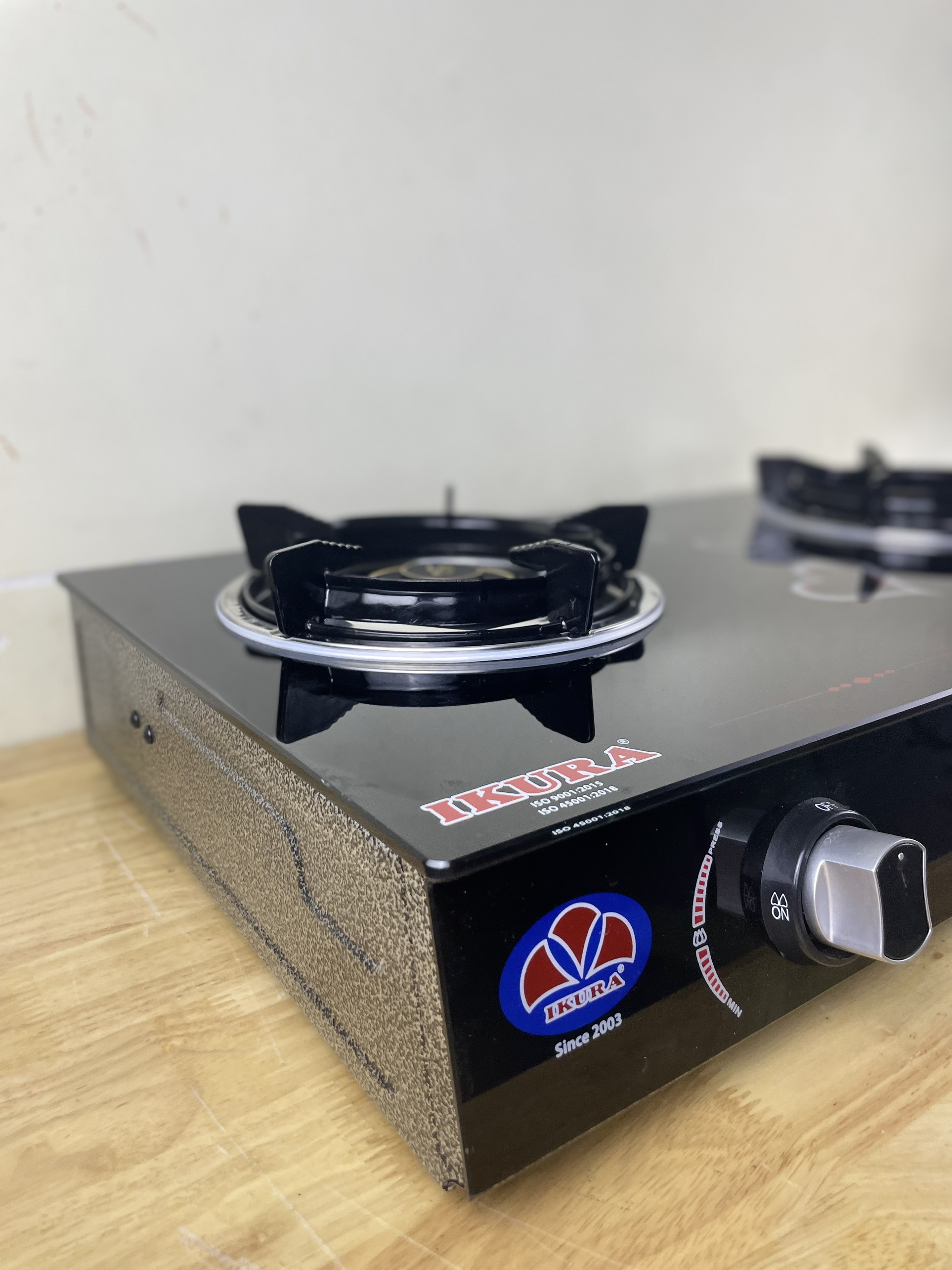 BẾP GAS ĐÔI IKURA MẶT KÍNH - IV 6888 - Hàng Chính Hãng
