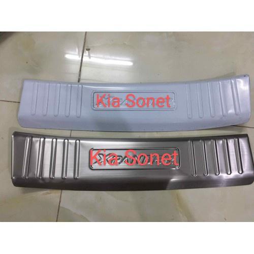 Ốp chống trầy cốp Trong, KIA SONET 2021-2023 thép không gỉ INOX bảo vệ xe chống va đập