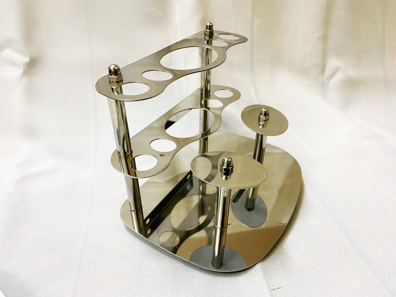 Kệ để bàn chải và kem đánh răng inox