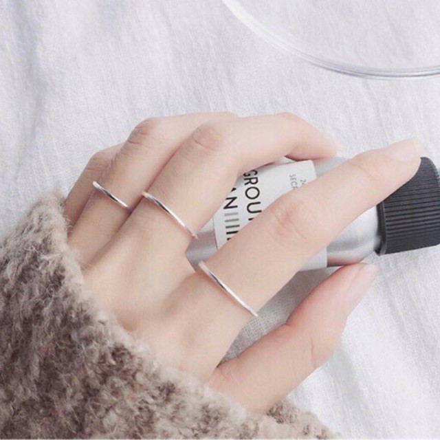 Nhẫn bạc trơn nhẹ nhàng cá tính