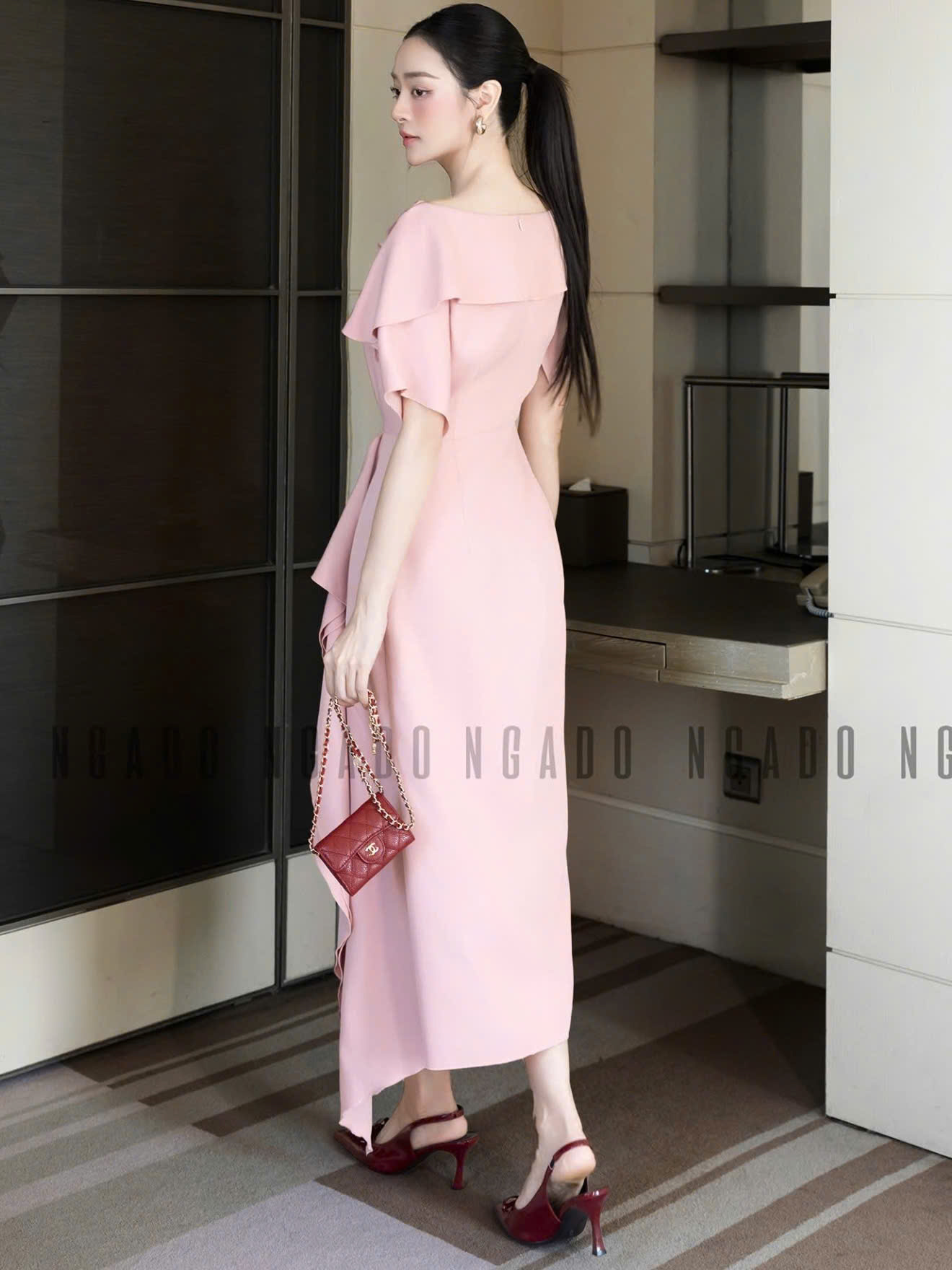 Đầm hồng cổ thuyền vạt xéo NGADO , đầm dài , đầm dự tiệc , sang trọng
