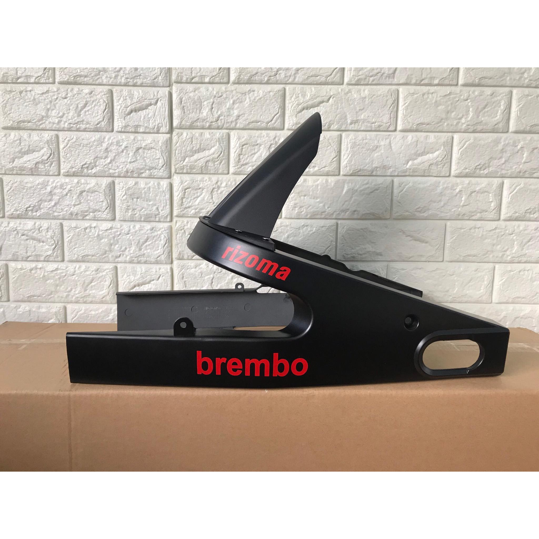 ỐP GẤP CHO WINNER X CÓ CHẮN BÙN CON CÓ TEM CHỮ BREMBO, RIZOMA