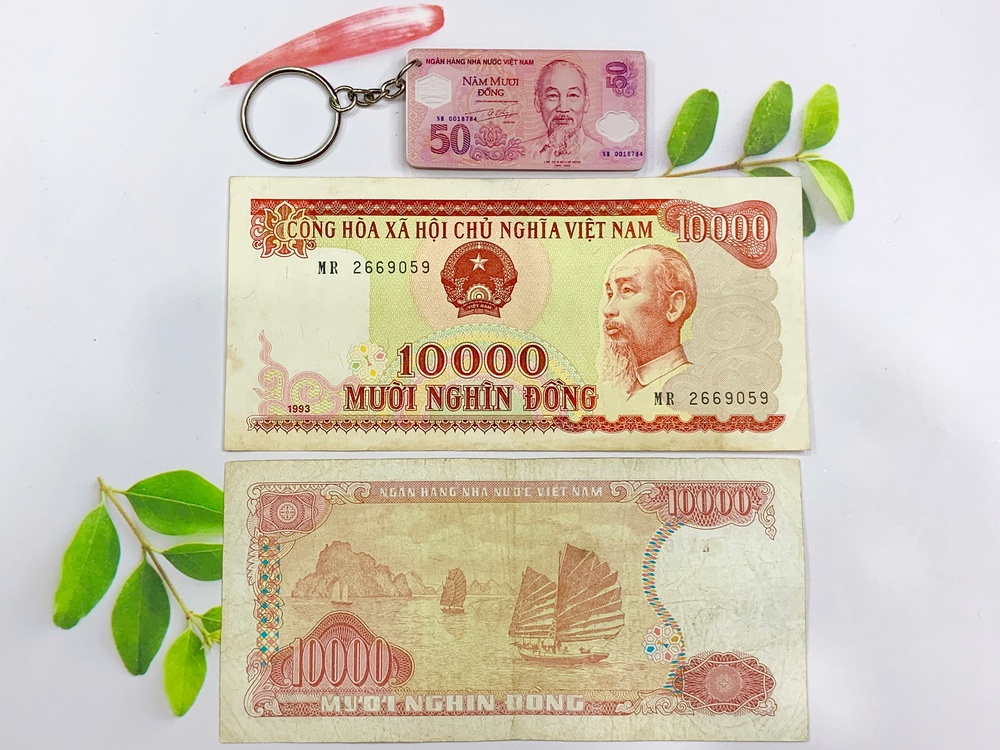 Tờ tiền 10000 Đồng Việt Nam 1993 [CHẤT LƯỢNG ĐẸP, TIỀN XƯA THẬT 100%] tặng kèm móc khóa hình tiền xưa