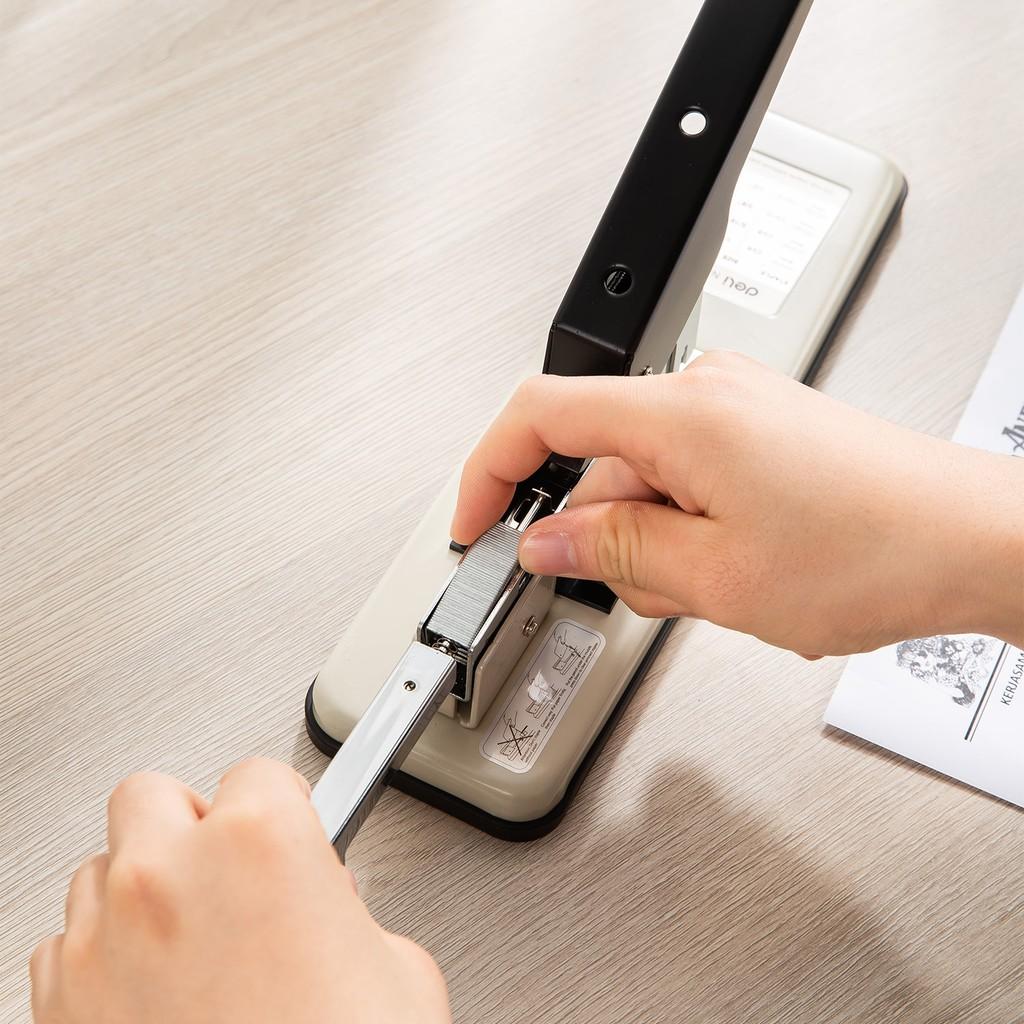 Dập Ghim Đại Deli Cỡ Lớn - Dập Tối Đa 80&210 Trang, Chất Liệu Kim Loại Chắc Chắn, Nấc Đo Tiện Dụng Giúp Đóng Chuẩn Xác