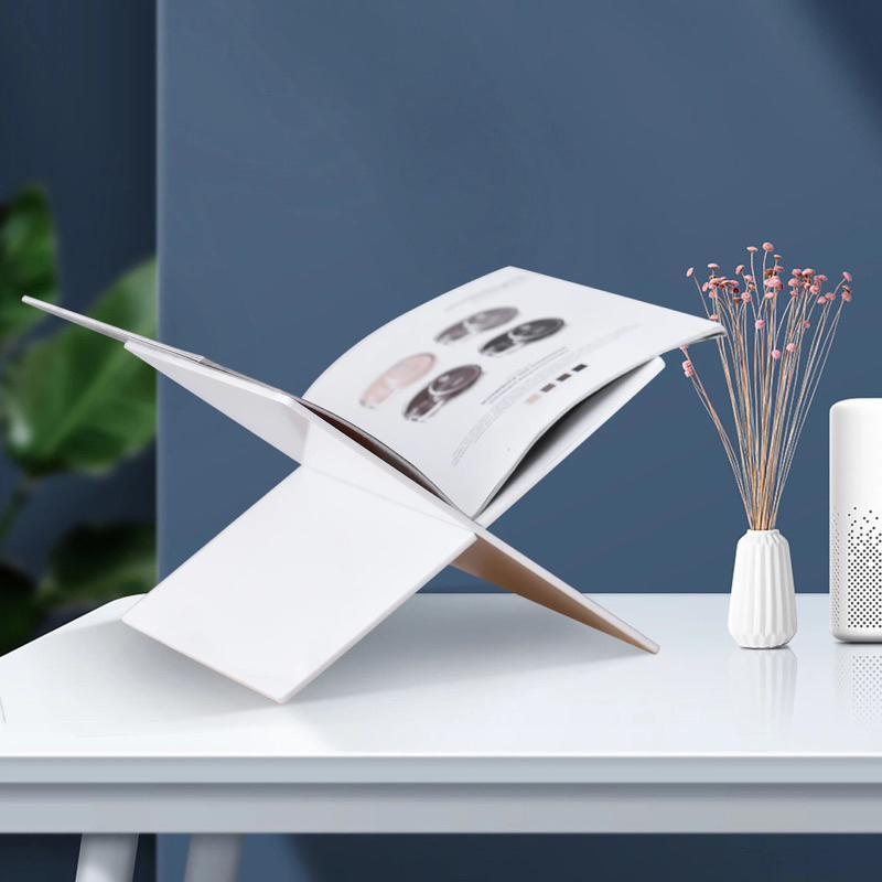 Kệ sách mica, kệ tạp chí, kệ để máy tính bảng, dày 3mm, nhiều màu sắc - Nâu xuyên sáng