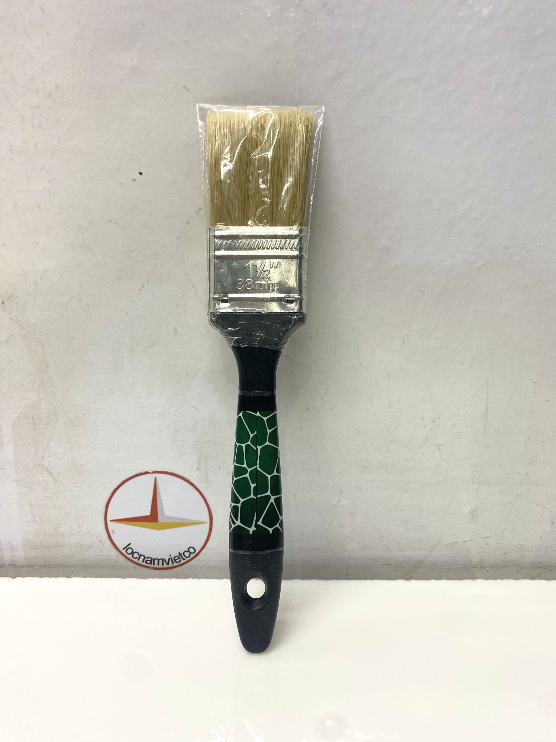 Cọ nhựa cán đen Syn Thanh Bình 1.5 in (3.81 cm) - LTDS2
