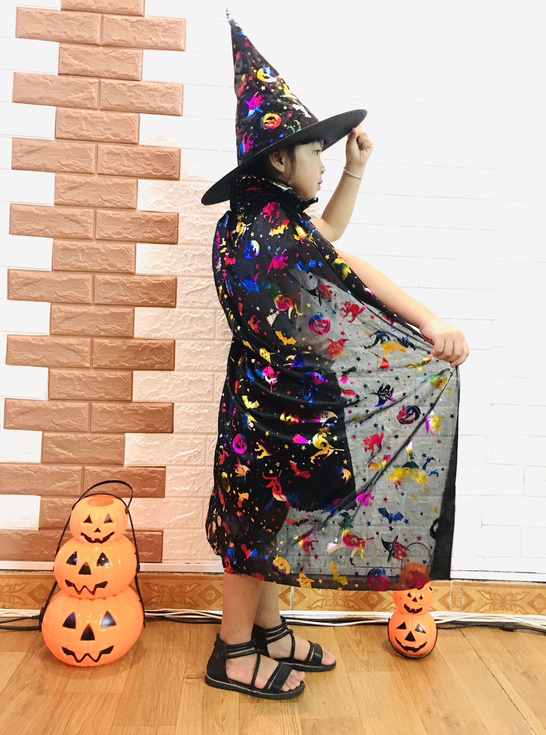 SET Áo choàng phù thuỷ kèm mũ hoá trang Halloween