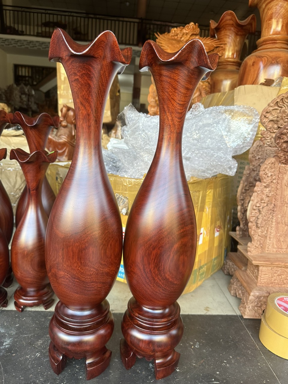 Cặp Lục bình phong thủy gỗ lim nguyên khối cao 60cm nguyên khối