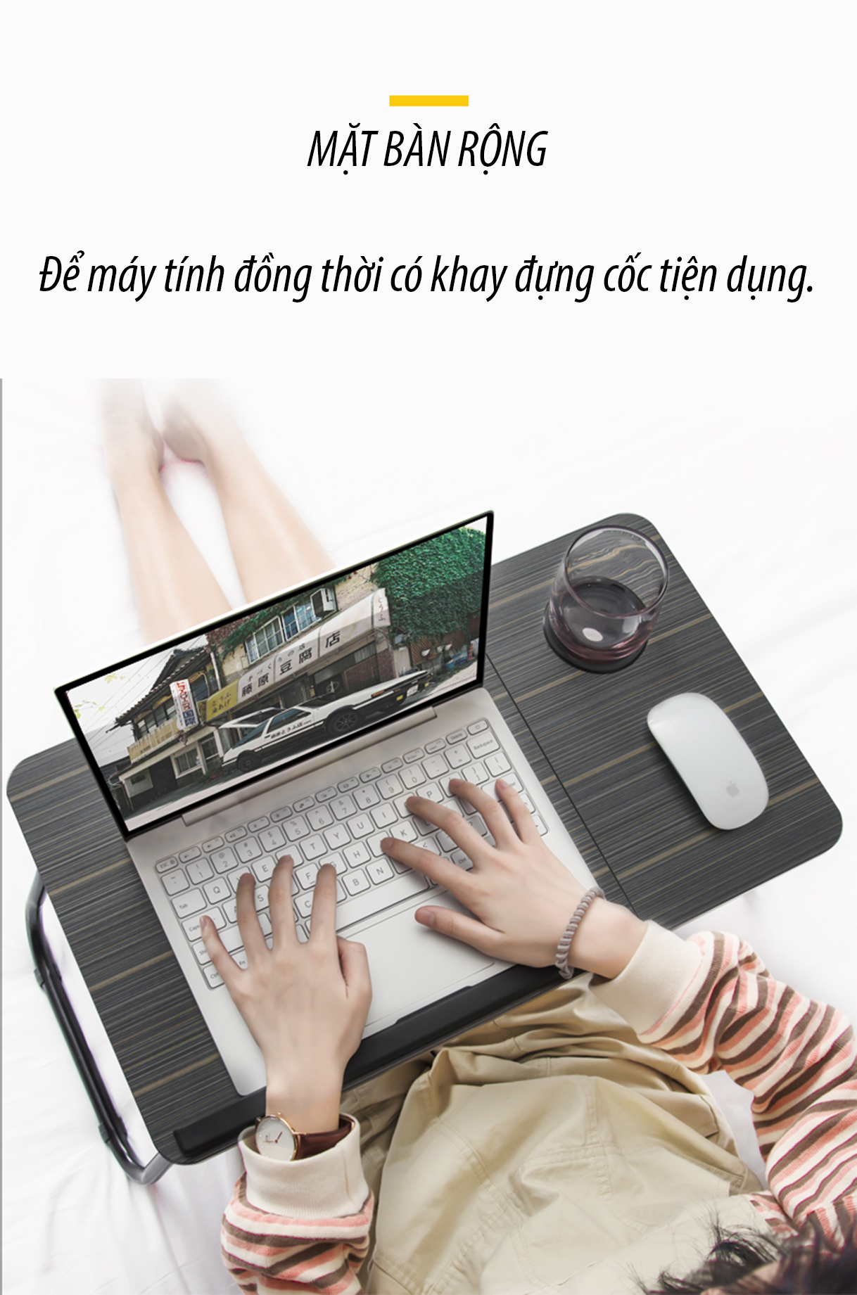 Bàn để laptop gấp gọn mặt bàn điều chỉnh góc thông minh, nâng lên hạ xuống có khay đựng cốc/bút 55*32*25cm