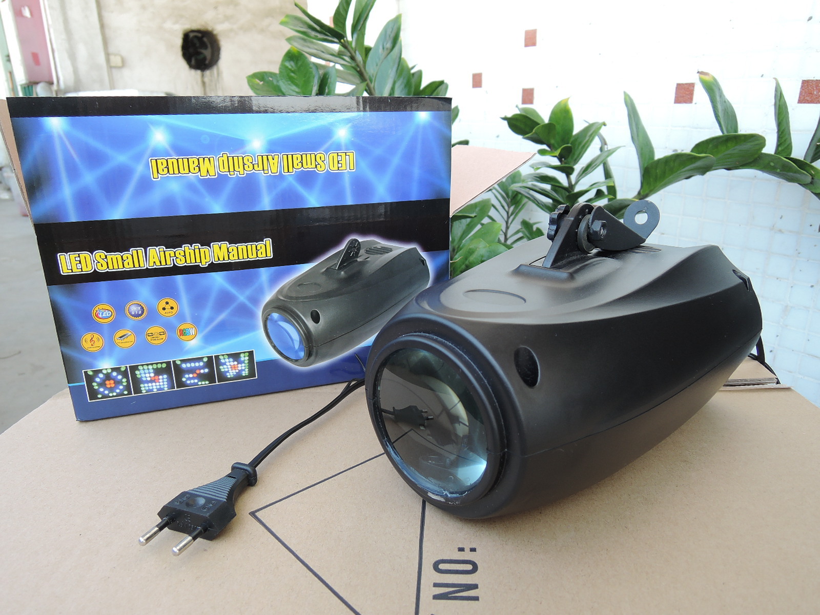ĐÈN LED TRANG TRÍ DJ TRIP KETA BAR tuổi thọ 50.000 giờ