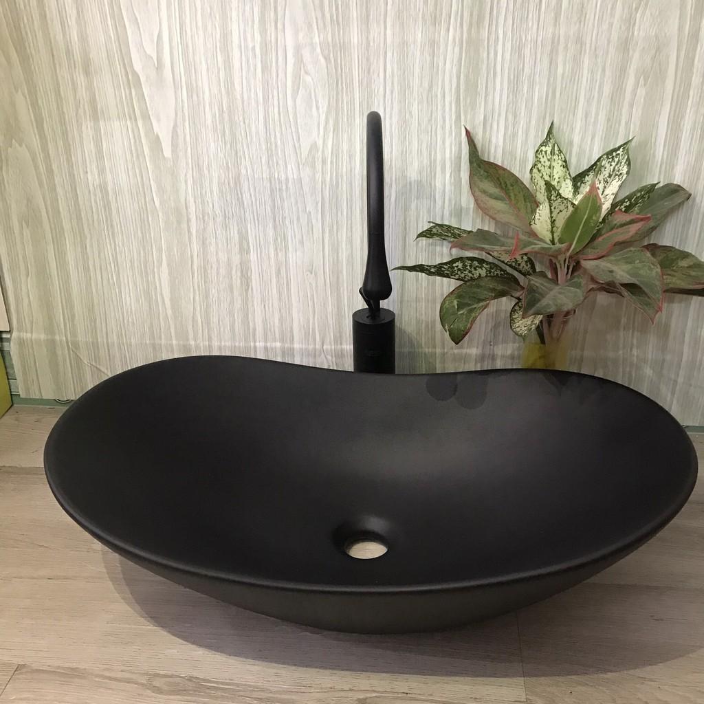 LAVABO ĐẶT BÀN ĐÁ HÌNH THỎI MÀU ĐEN