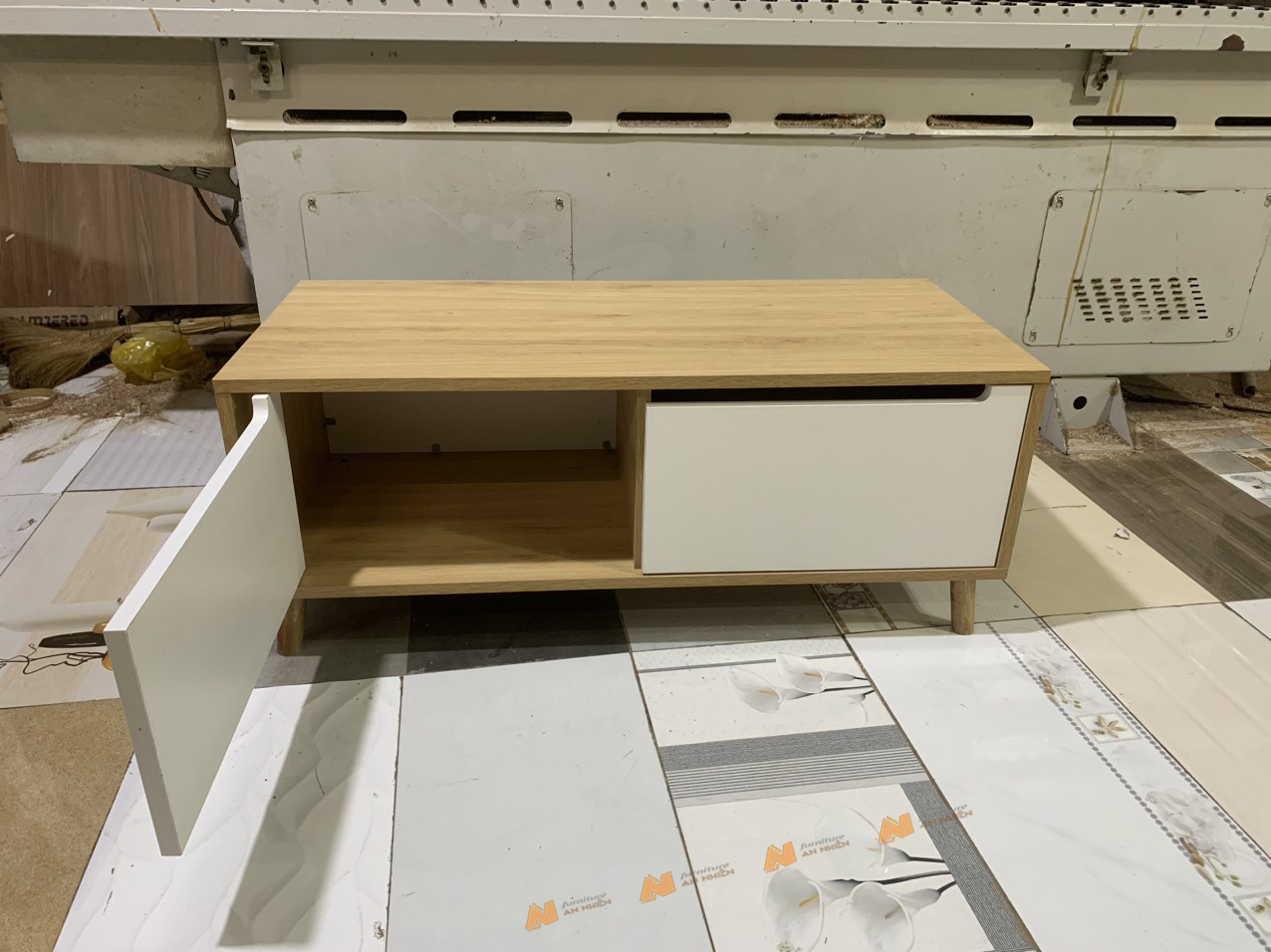 Made in VN Kệ tivi giá rẻ bằng gỗ mdf 17mm công ty Mộc Phát độ bền trên 30 năm AN065