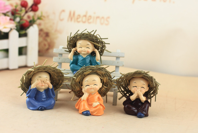 Bộ Tượng 4 Chú Tiểu Đội Nón Rơm Trang Trí Bàn Làm Việc , Để Taplo Xe Hơi  PaKaSa - Hàng chính hãng