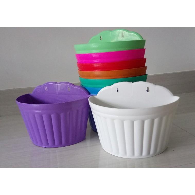 Combo 2 chậu hoa ốp tường bán nguyệt 31x17x18 - Tại HCM
