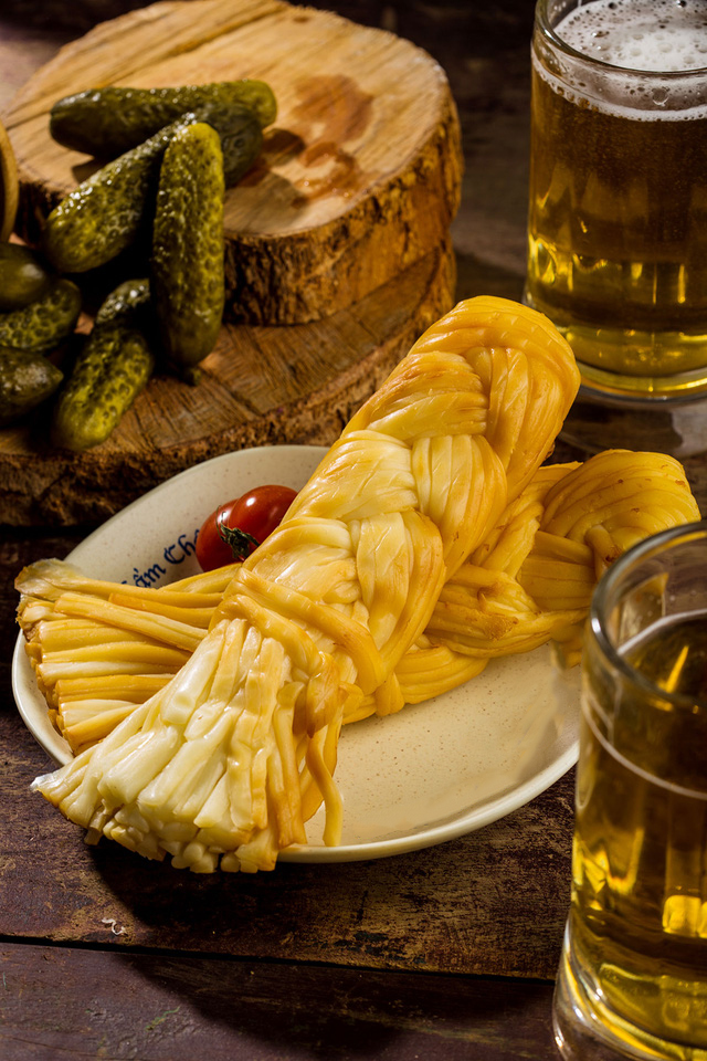 Phô mai hun khói nhập khẩu Nga 200g