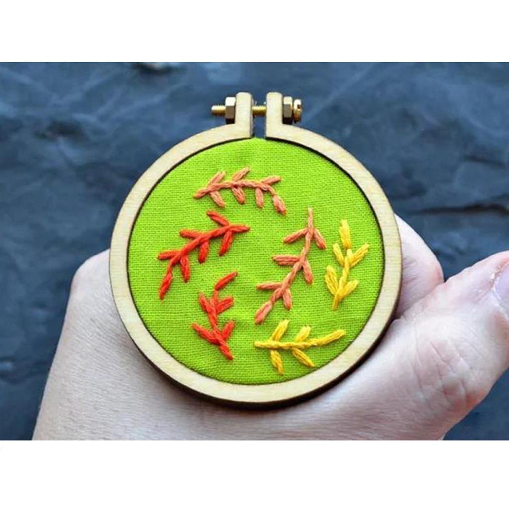 70 Pieces Mini Round Wooden Embroidery Hoop Embroidery Hoop for Crafts 20mm