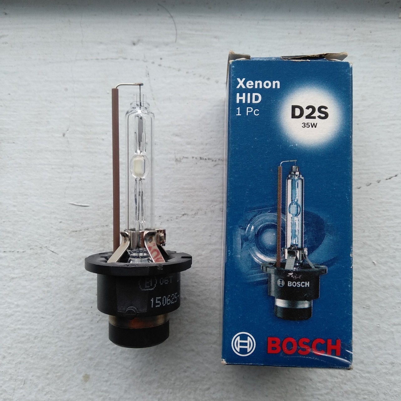 Bóng Đèn Xenon HID D2S 35W Chính Hãng Bosch. - BMW 3-Series , Mercedes C-Class , E-Class , Honda CRV